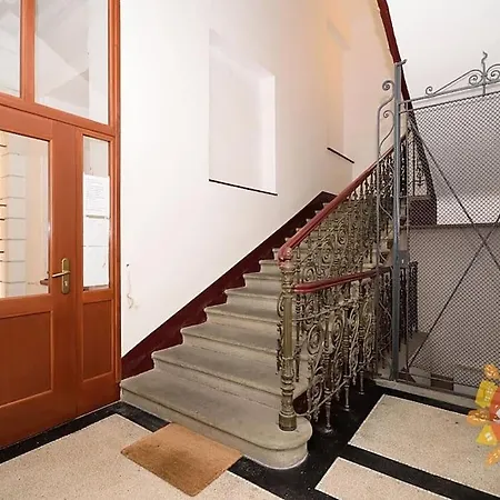 Calm Space With Look At The Jubilee Synagogue شقة