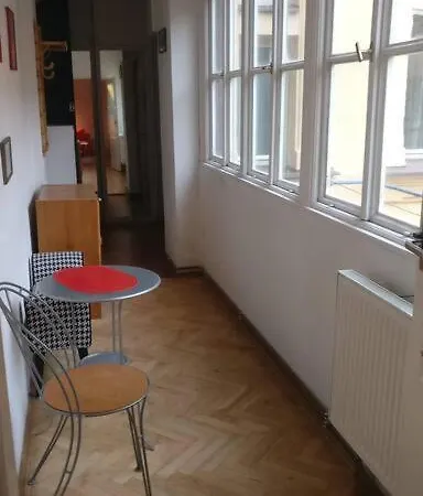 Calm Space With Look At The Jubilee Synagogue *